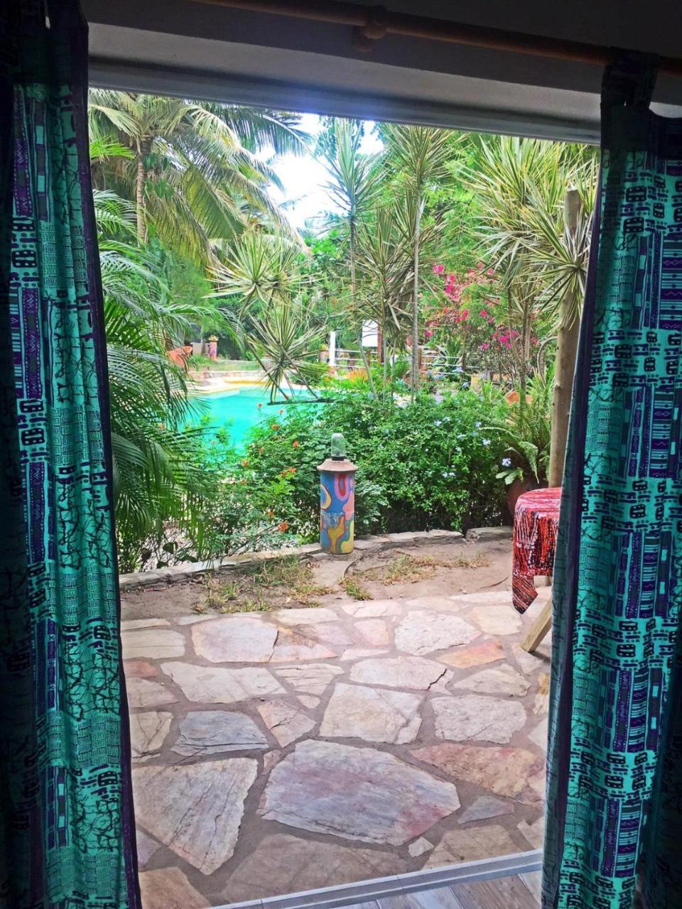Kokrobite Garden Bagian luar foto